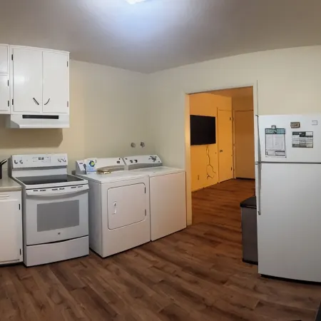 Cozy Corner 1401- West -Unit 2-bedroom apt in adorable La Junta with WiFi, AC