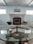 Charming 2-bedroom house in small-town neighborhood - Homestays