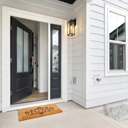 Modern Upscale 4-bedroom condo in Raleigh! Отели рядом с достопримечательностью «Торговый центр Triangle Town Center»