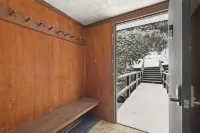 Mountain Getaway! Just 3 Minutes to Beech Mountain Resort with Winter Views!