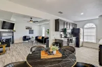 Stay Local - Gameroom near Amphitheater and Baseball