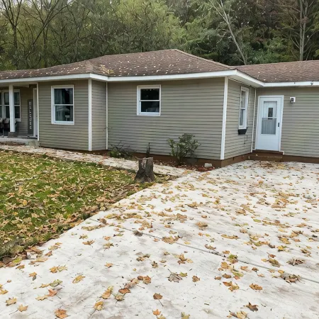 Cypress Cove -  Cozy home just off Hiwassee River in Historic Charleston TN