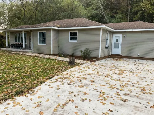 Cypress Cove -  Cozy home just off Hiwassee River in Historic Charleston TN