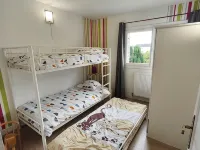 Town house for 7 people in quiet area - baby equipment and pets allowed โรงแรมในชาโตรูซ์
