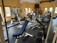Mount Snow Timber Creek Townhouse with Pool and Ski Shuttle