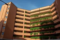 Portal del Rodeo ApartaHotel - Arkadia Mall - アパートメント