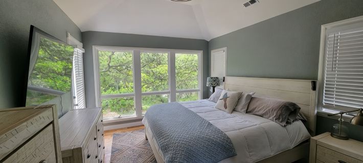 Updated beach house with private pool, hot tub, and community fitness center! Отели в г. Королла