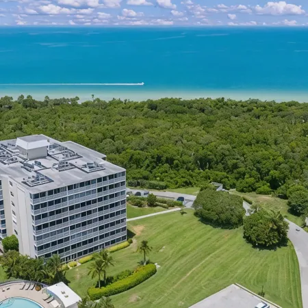 Spectacular unobstructed GULF, BAY and SUNSET view, 5 minutes walk to the beach.