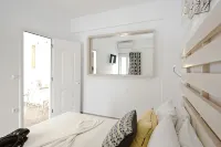 Yanna Asteri Suites - Condos