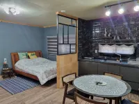 Gangneung Clay House 2 Pension Отели рядом с достопримечательностью «Музей Тэгваллён»