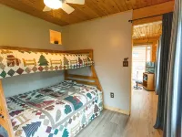 Lakefront Family Cabin with Pontoon Rental Available Hotels in Lenroot