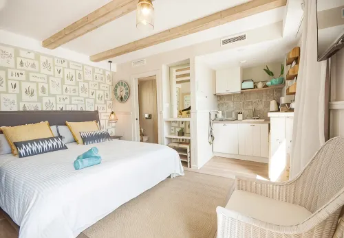 The Beach House Studios & Suites