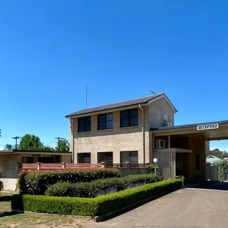 Country Gardens Motel