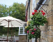 Parrett Hotel - Homestays