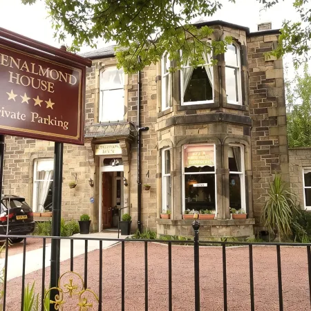 Glenalmond House Отели рядом с достопримечательностью «Престонфилд»