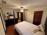 GNV CHERT HOUSE - 1.5 miles to UF - 3 miles to Shands - บังกะโล