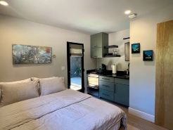 Modern Cozy Pebble Beach Studio with Premium Amenities and WiFi