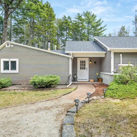 Tranquil View Cottage & Cabin, Pet Friendly with Wifi