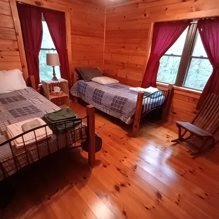 Beautiful Log Cabin - Psu Events - State Parks - Sleeps 6 to 8
