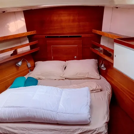 Large 3-cabin sailboat for a unique experience!