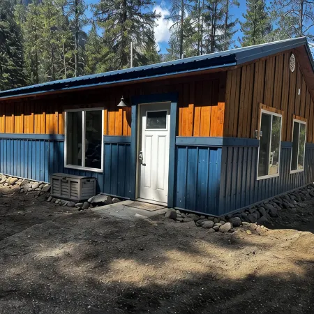 Entire Cabin at Woody Falls Trailhead in Cooke City
