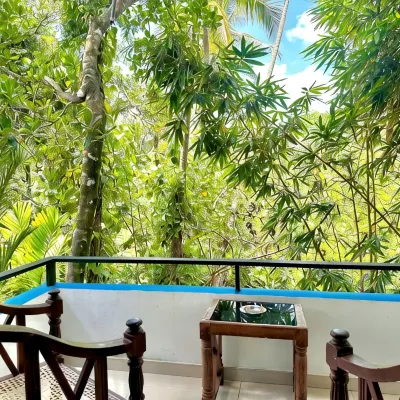 Jungle Fence Các khách sạn gần Dinh thự Lunuganga