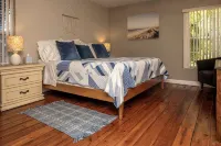 Charming Florida bungalow with pool and fenced-in yard. - สระว่ายน้ำส่วนตัว