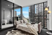 A Cozy Apt, Only a 5-min Walk to Victoria Market - Kitchens
