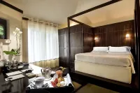 Hotel Carducci 76