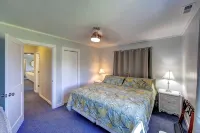 Canal Front 3 Bedroom Home / Newly Renovated - 3 stjerner