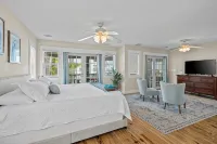 Sea Palms - Steps to the beach, 360 Views - 4-Star