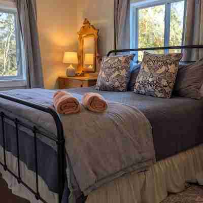 Ambleside in Boothbay Harbor Maine- Perfect for Your Maine Coastal Vacation! Rooms