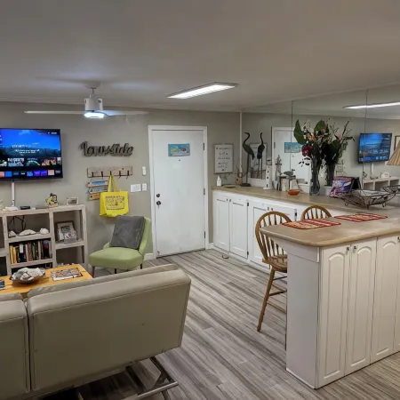 Welcoming One Bedroom Ground Floor condo with WiFi in charming Carpinteria