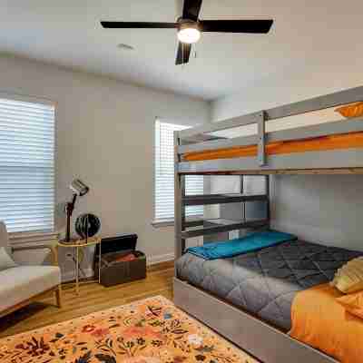 Vibrant Fiesta-Style Retreat Rooms