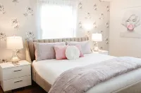 Luxurious Marilyn’s Mansion in the heart of Springfield!