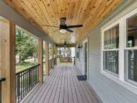 Baraboo Bungalow 배러부 호텔