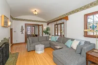 Historic Tudor Cottage - Cute 3 Bedroom Home