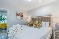 M3-Detached house 2 bedroom 1 bathroom close Old Town Monrovia kingsize-bed! - Wi-Fi