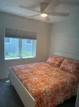 Diamond Beach Condo - Pool and Private Beach - Balkon