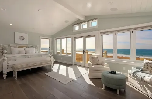 Luxury Beachfront Oasis w/ Channel Island Views - 4 stjerner