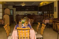 Crown Royale Hotel