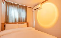 Changwon Masan Petit Hotel - 2-Star