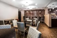 Clarion Pointe Downtown - 2-Star