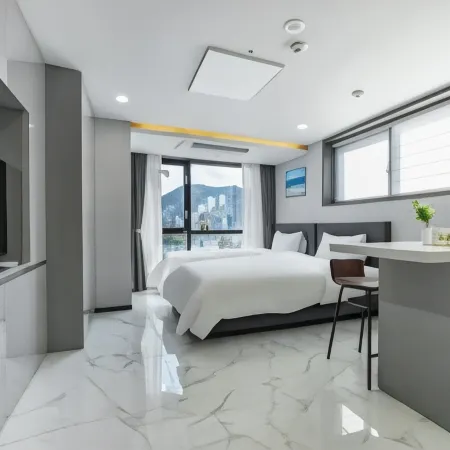 Songjeong Blue Castle Hotel