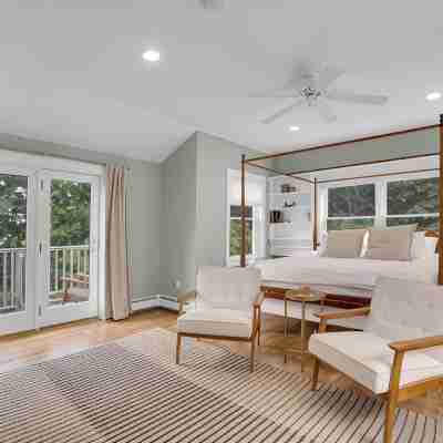 Family friendly home in heart of Cape Porpoise Rooms