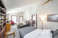 Riverfront hidden gem, ground floor open space! - Wifi