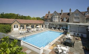 The Caledonian Island Hotel