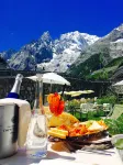 Shatush Hotel