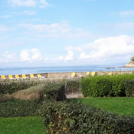 Superb sea view with pool