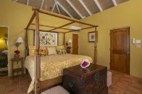 Miles Away, 2 BR 2.5 BA. The perfect private getaway for couples or families! - Villa